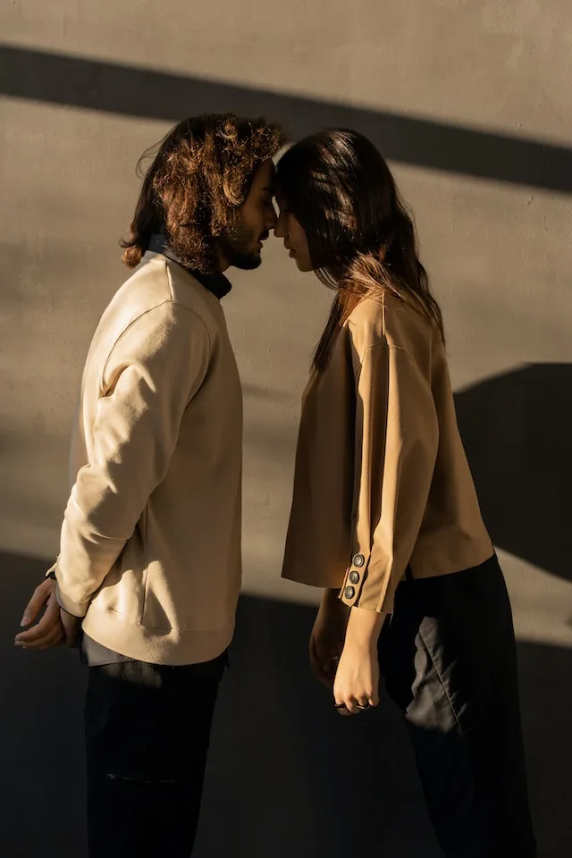 ADAT JAWA 18 pexels-ba-tik-3754283.webp